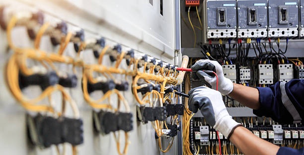 Professional Electrician technician working in Aberdeen, ID